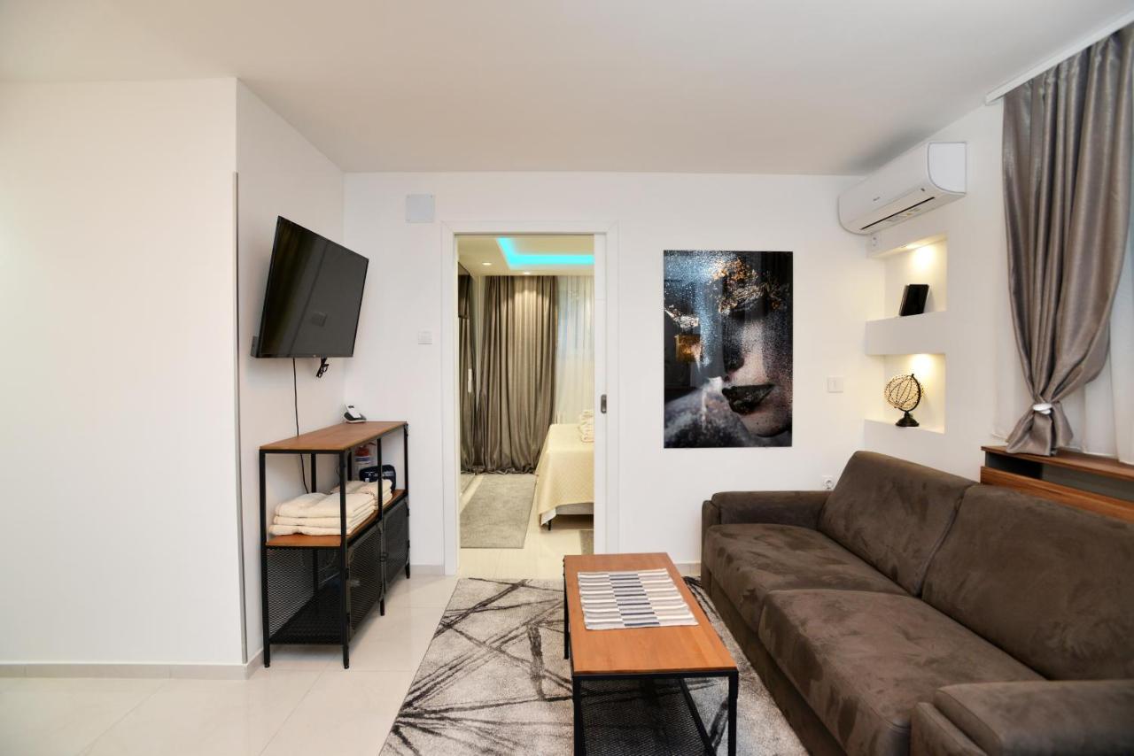River&Bike Apartment With Free Electric Bike ベオグラード エクステリア 写真